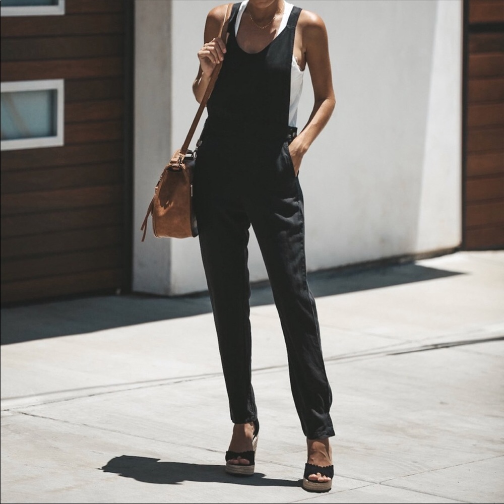 Super cute black jumpsuit overalls nwot Small